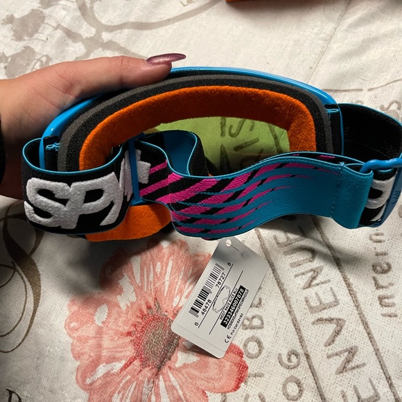 SPY GOGGLES NEVER WORN NWT - Picture 2 of 3